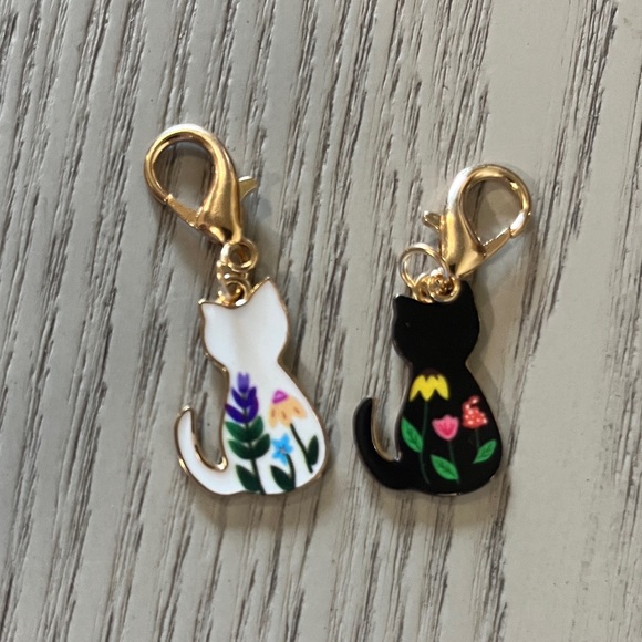 Handbags - Cat Floral Enamel Charm Zipper Pulls  - White & Black
